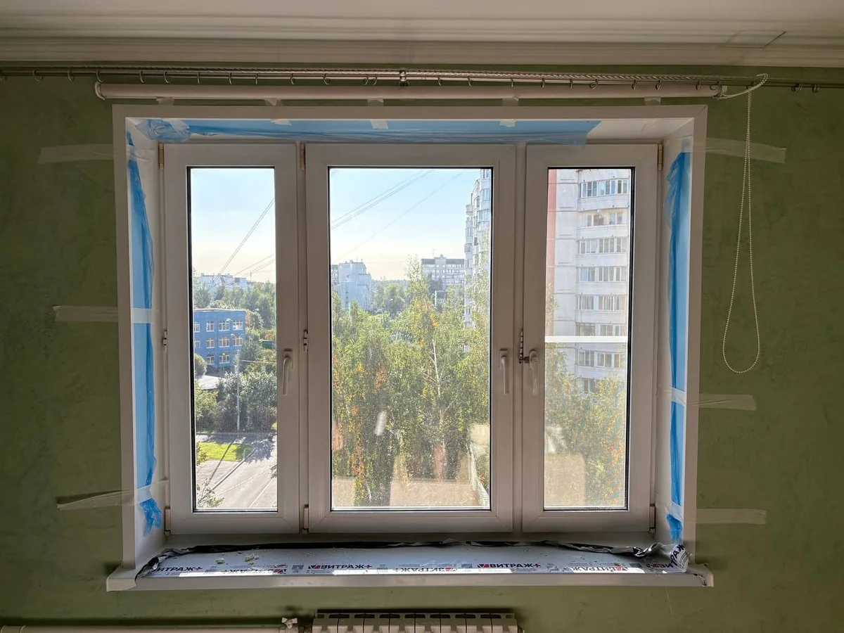 Проверка монтажного примыкания окна и подоконника